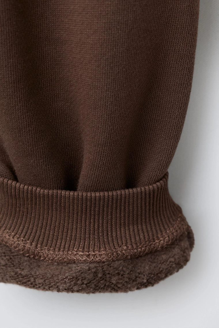 Джоггеры в гармент-тоне с деталями шва