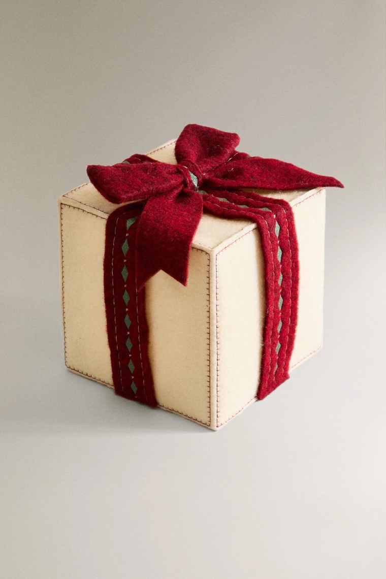 Большой рождественский подарок со встроенным светом