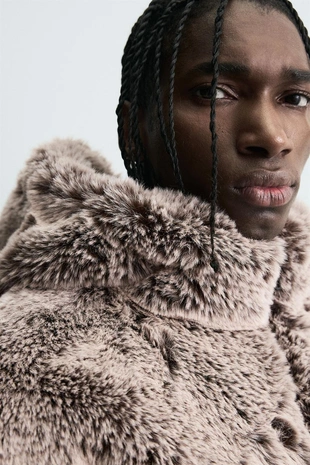 Куртка из искусственного меха с капюшоном- Заказать в России
