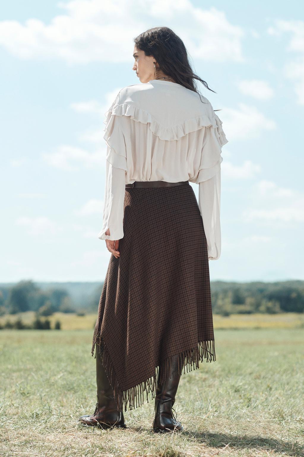 Юбка с асимметричным подолом и бахромой из коллекции limited edition