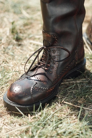 Кожаные ботинки до колена LIMITED EDITION в стиле броги- Заказать в России