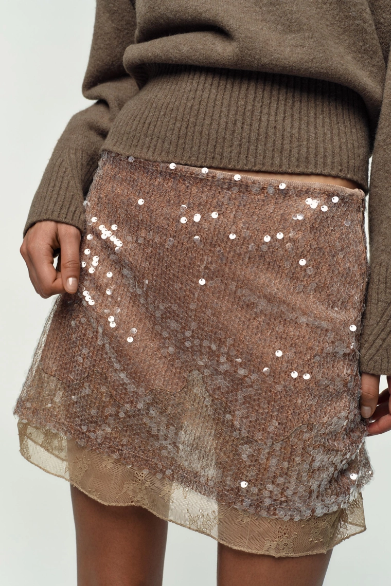 Юбка-мини с пайетками и кружевом