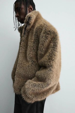 Короткое пальто из искусственного меха- Заказать в России