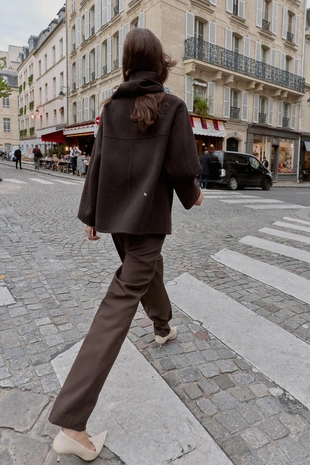 Короткое пальто из смесовой шерсти с шарфом