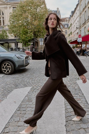 Короткое пальто из смесовой шерсти с шарфом- Заказать в России