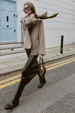 Короткое пальто из смесовой шерсти с шарфом- Заказать в России