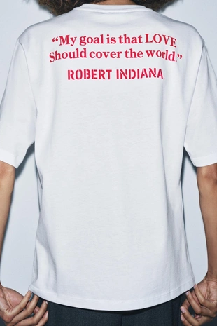 Футболка с контрастным текстом- Заказать в России