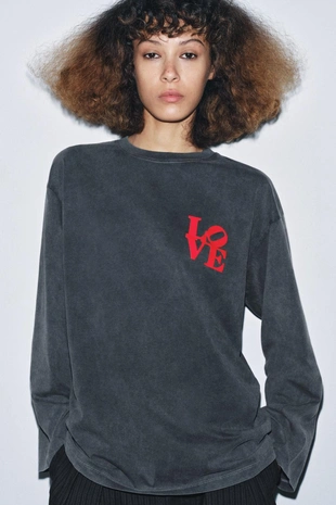 Футболка с длинными рукавами с эффектом потертости- Заказать в России