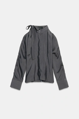 Блуза с вырезом на плече и завязками- Заказать в России