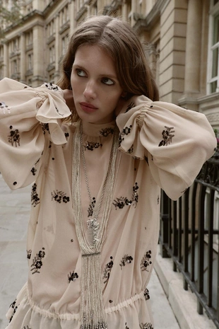 Полупрозрачная блуза с пайетками- Заказать в России