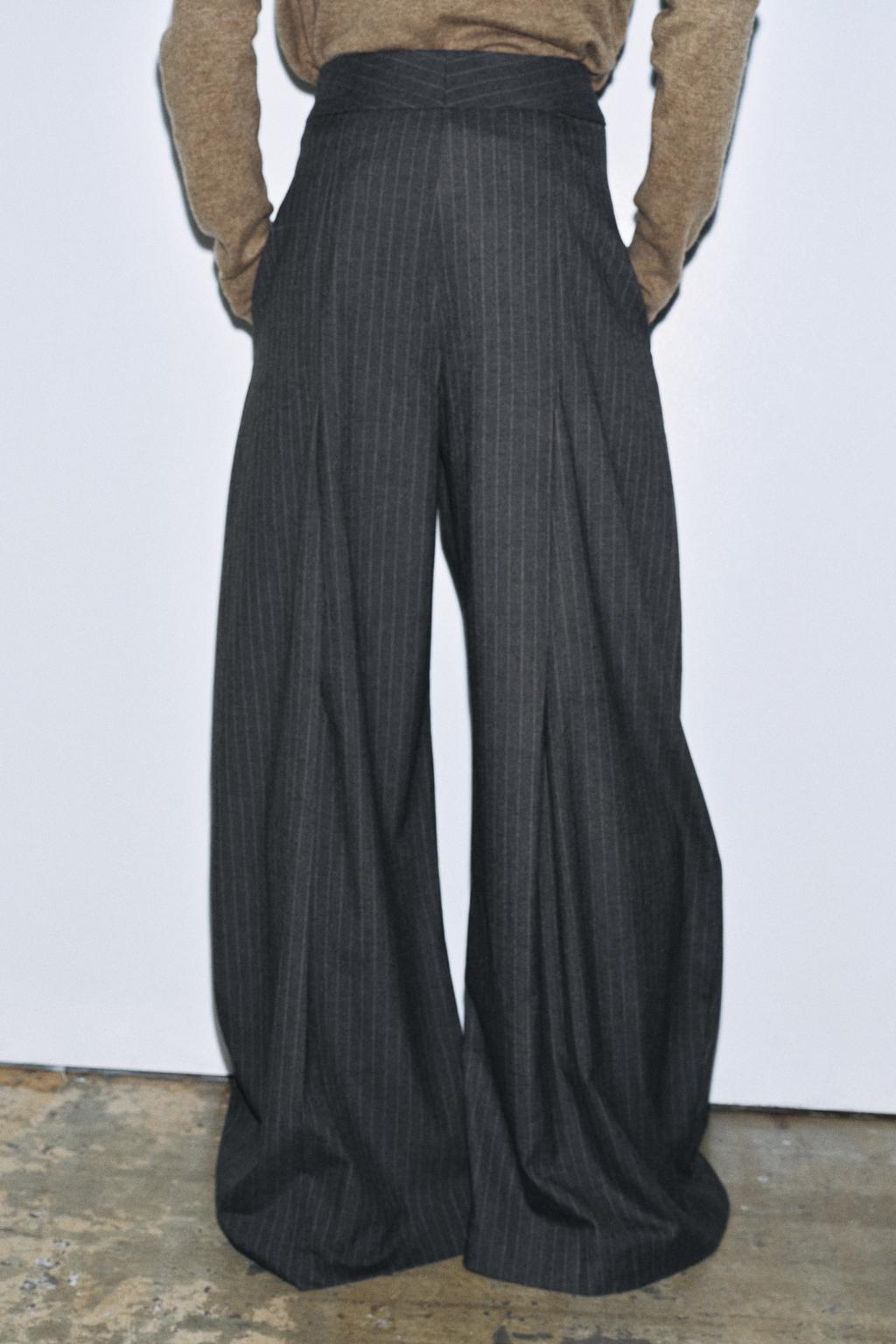 БРЮКИ В ТОНКУЮ ПОЛОСКУ С ЗАЩИПАМИ — ZW COLLECTION