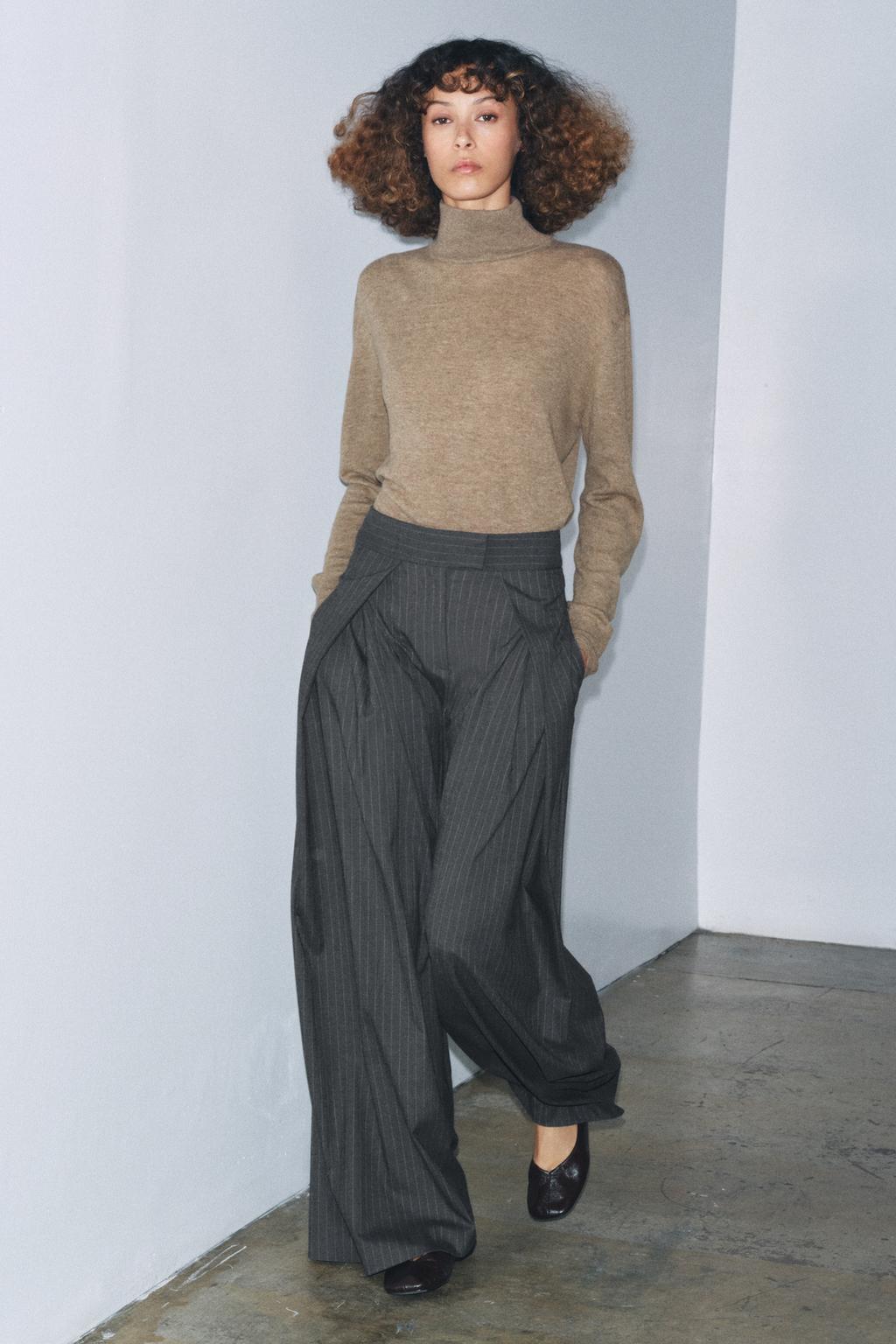 БРЮКИ В ТОНКУЮ ПОЛОСКУ С ЗАЩИПАМИ — ZW COLLECTION