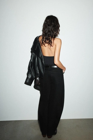 Бесшовное боди с горловиной халтер- Заказать в России