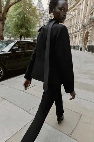 Укороченный блейзер с подплечниками- Заказать в России