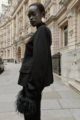 Укороченный блейзер с подплечниками- Заказать в России