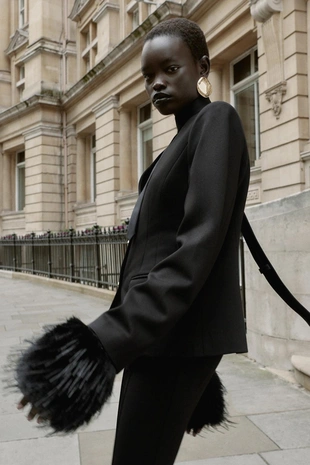 Укороченный блейзер с подплечниками- Заказать в России