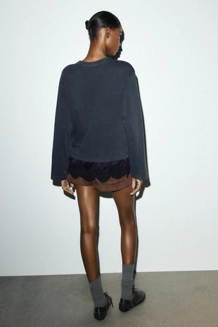 Комбинированная футболка с кружевом- Заказать в России