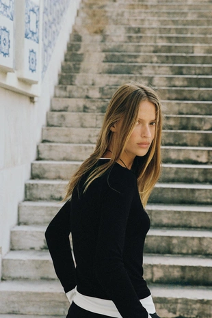 Футболка с двойным контрастом- Заказать в России