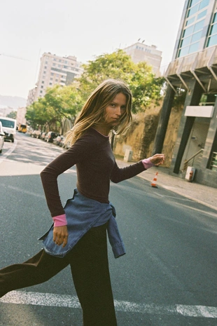 Футболка с двойным контрастом- Заказать в России