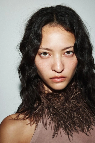 HALTER DRESS WITH FEATHERS- Заказать в России