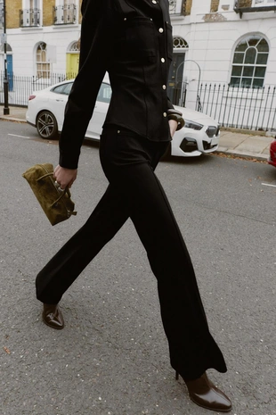 Приталенная рубашка из крепа- Заказать в России