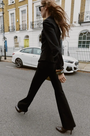 Приталенная рубашка из крепа- Заказать в России