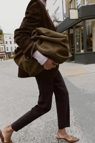 Брюки с защипами и ремнем- Заказать в России