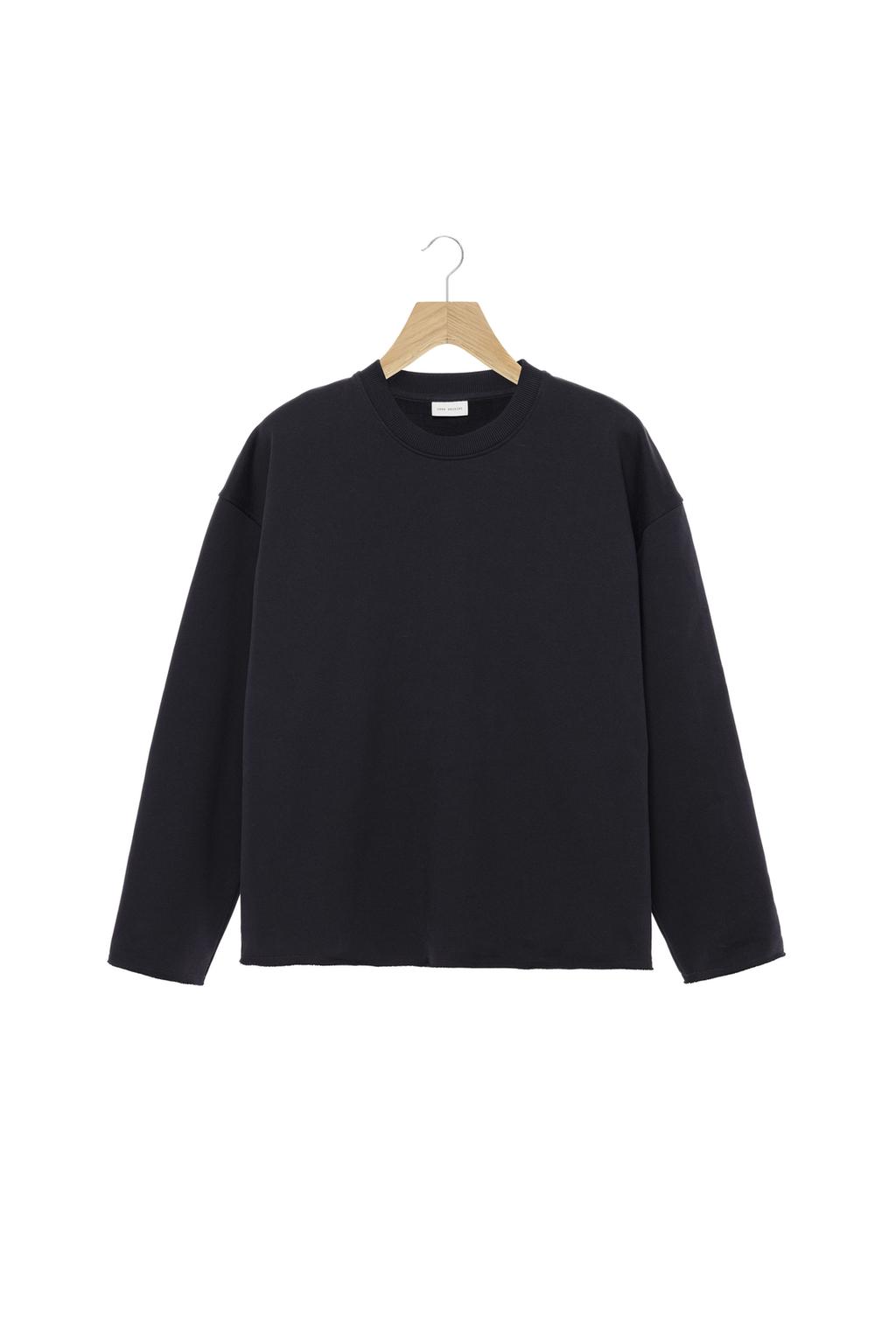 ТОЛСТОВКА С КРУГЛЫМ ВЫРЕЗОМ И НЕРОВНЫМИ КРАЯМИ