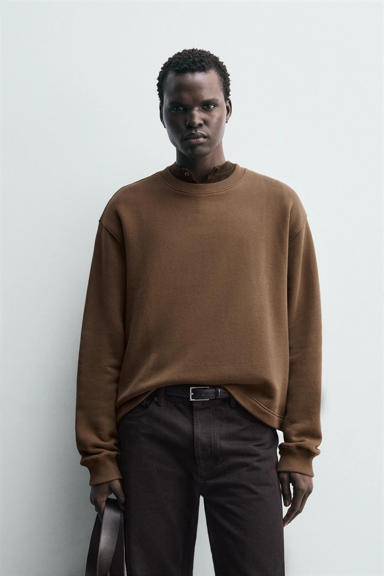 Свитшот с круглым вырезом и деталями из ленты