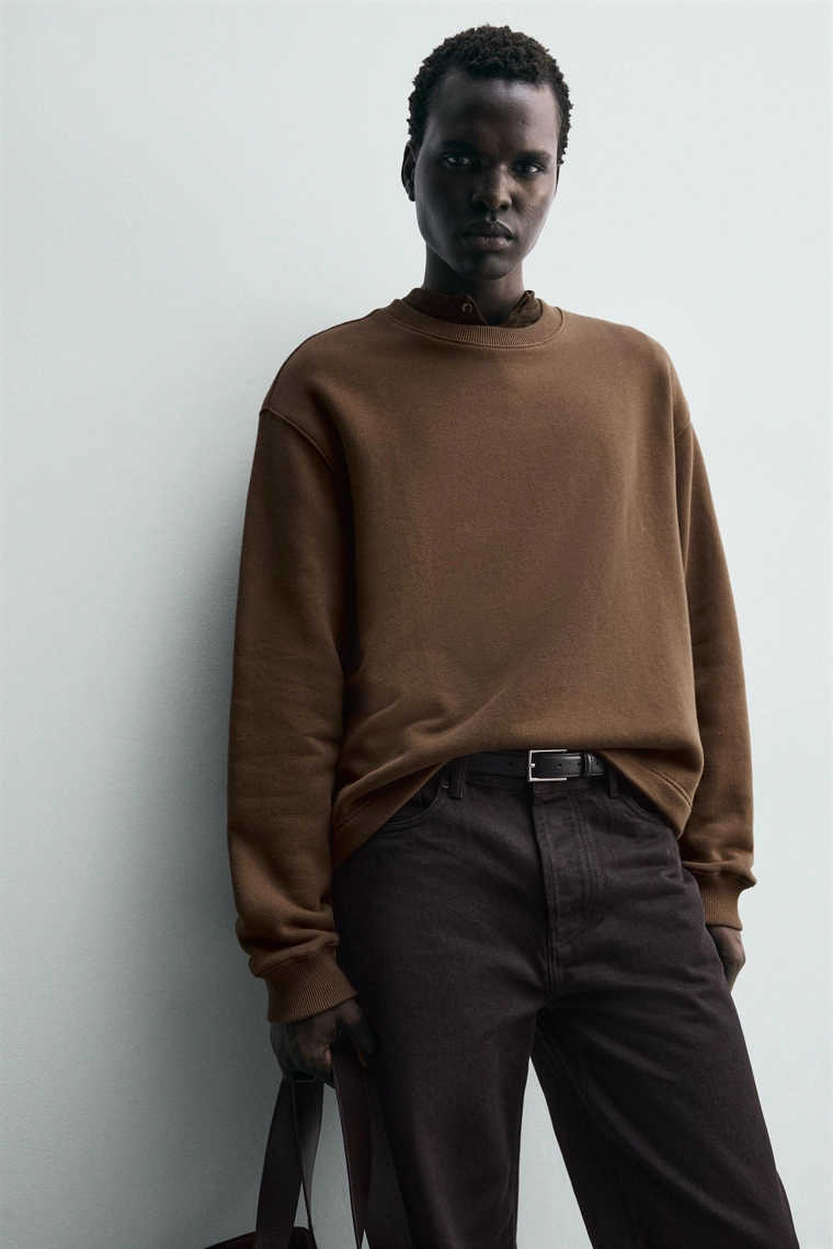 Свитшот с круглым вырезом и деталями из ленты