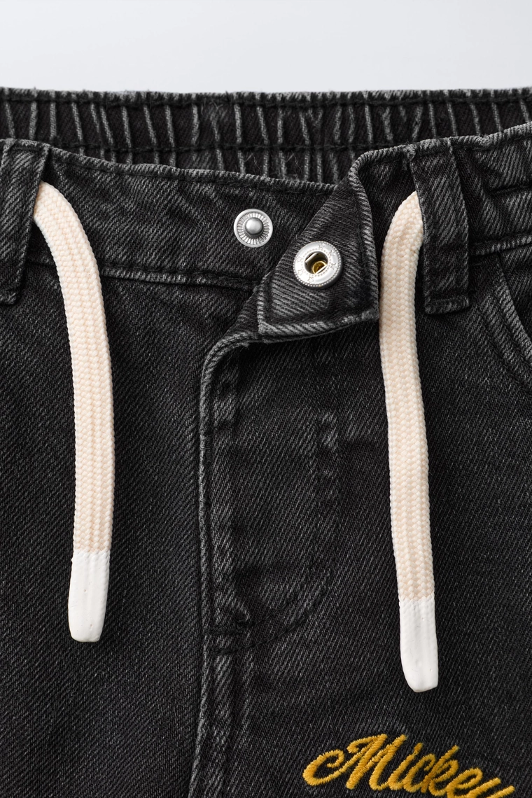 Джинсы в стиле багги с вышитым mickey mouse © disney