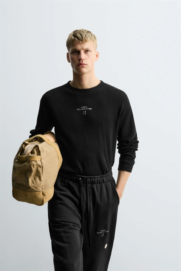 Футболка с длинным рукавом из вафельного трикотажа