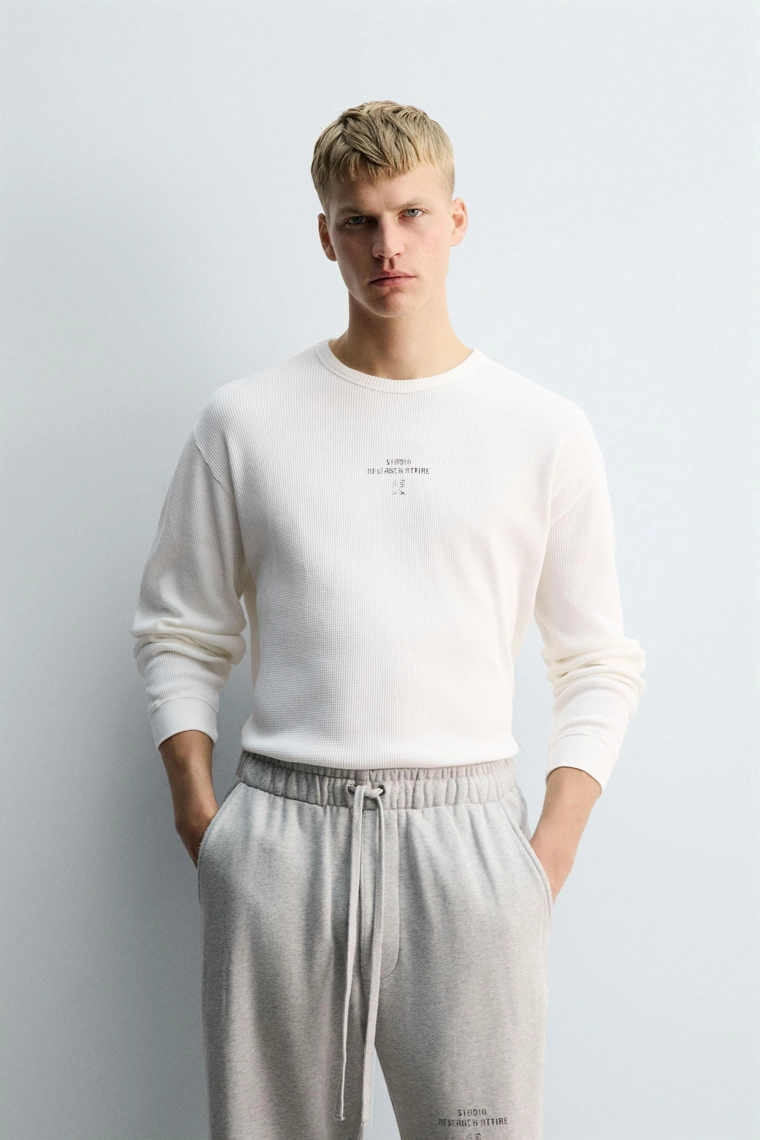 Футболка с длинным рукавом из вафельного трикотажа