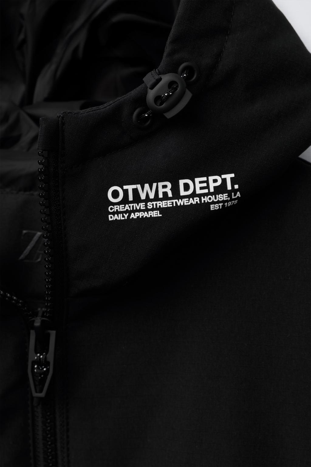 КУРТКА ИЗ ИСКУССТВЕННОЙ ОВЧИНЫ И НЕЙЛОНА