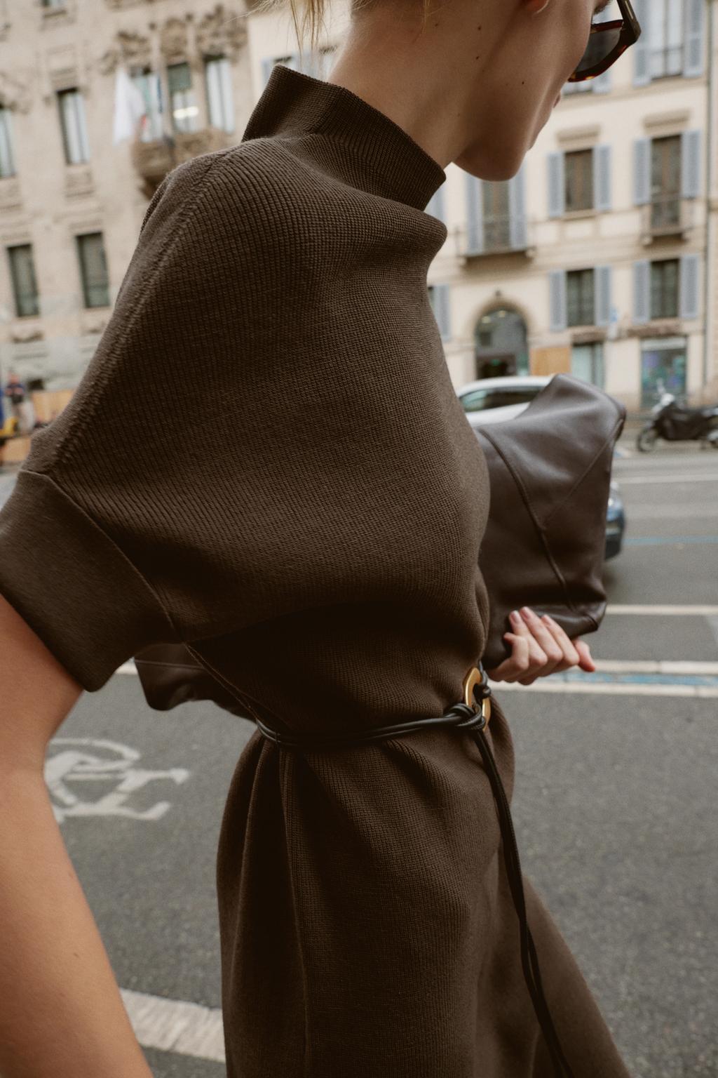 ТРИКОТАЖНОЕ ПЛАТЬЕ С ПОЯСОМ