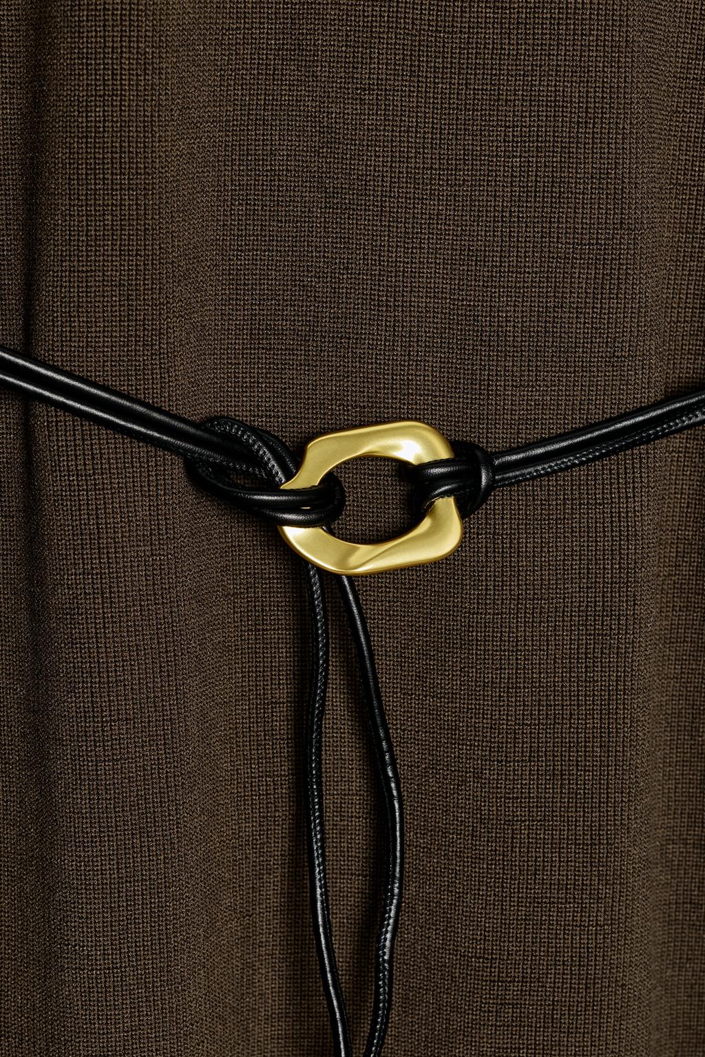 ТРИКОТАЖНОЕ ПЛАТЬЕ С ПОЯСОМ