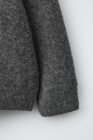 Джемпер вязаный MICKEY MOUSE © DISNEY- Заказать в России