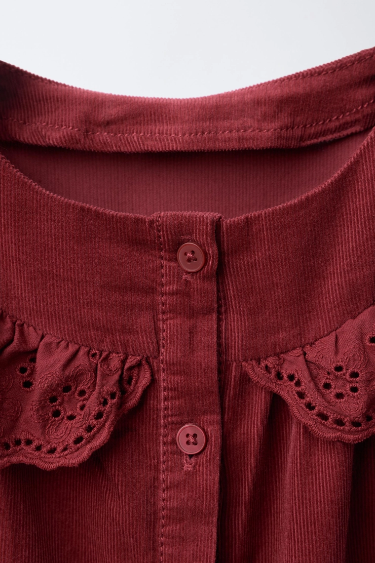 Платье из шнуровки с оборками и вышивкой schiffli