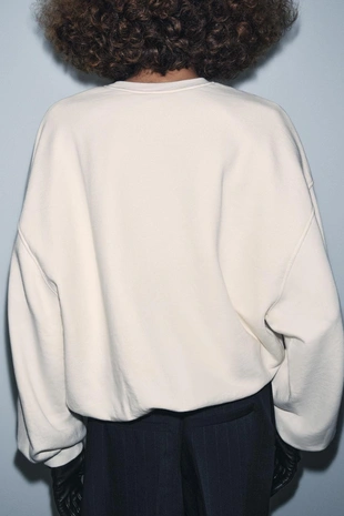 Толстовка с вышитой надписью в виде шара- Заказать в России