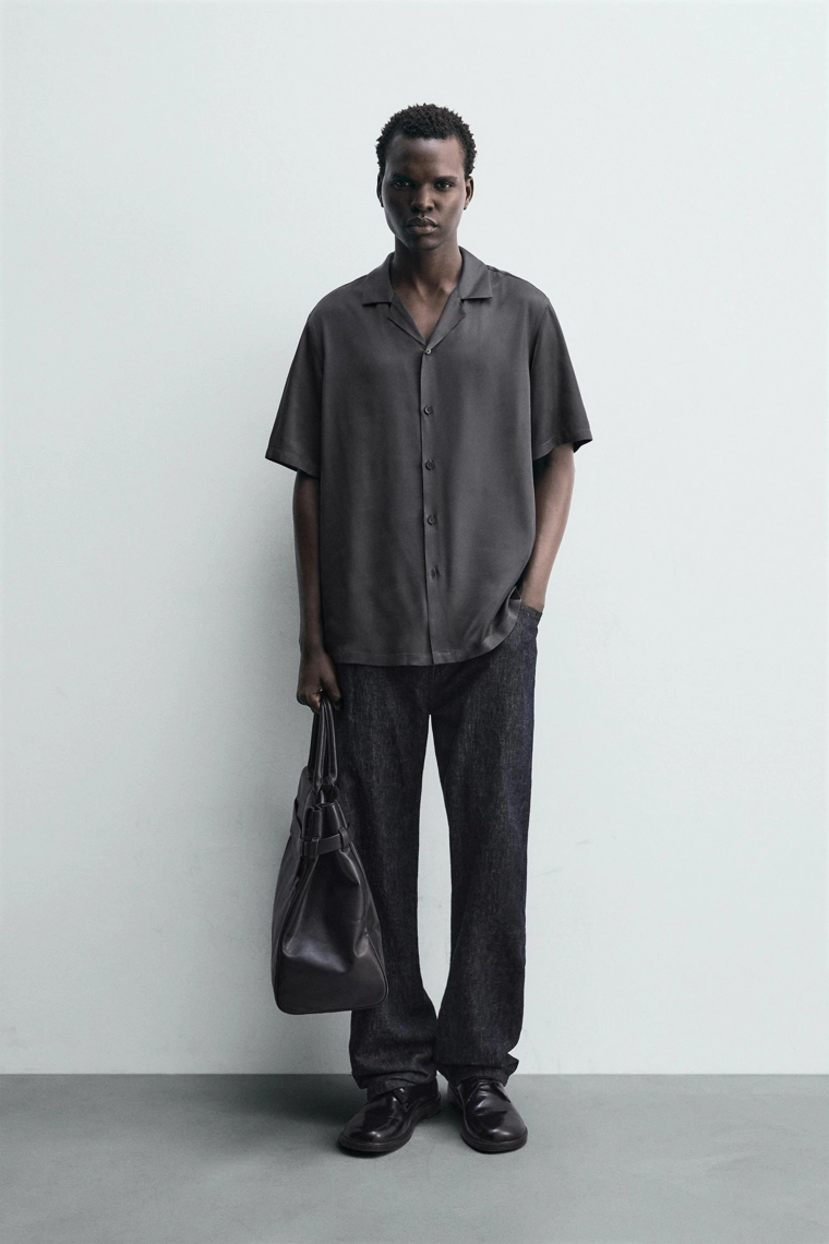 Рубашка regular fit из атласа