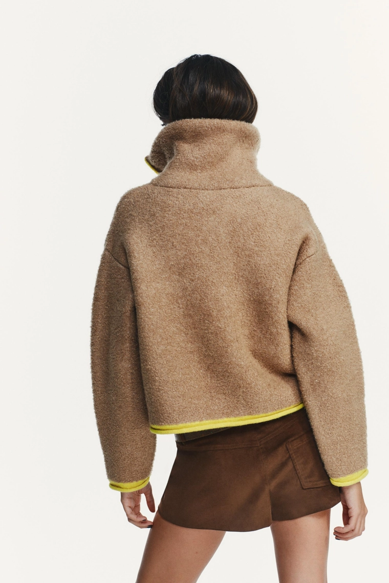 Кардиган с контрастными оборками