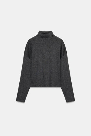 Футболка с воротником-стойкой- Заказать в России