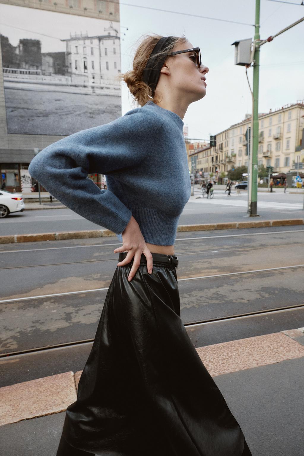 МЯГКИЙ ТРИКОТАЖНЫЙ СВИТЕР