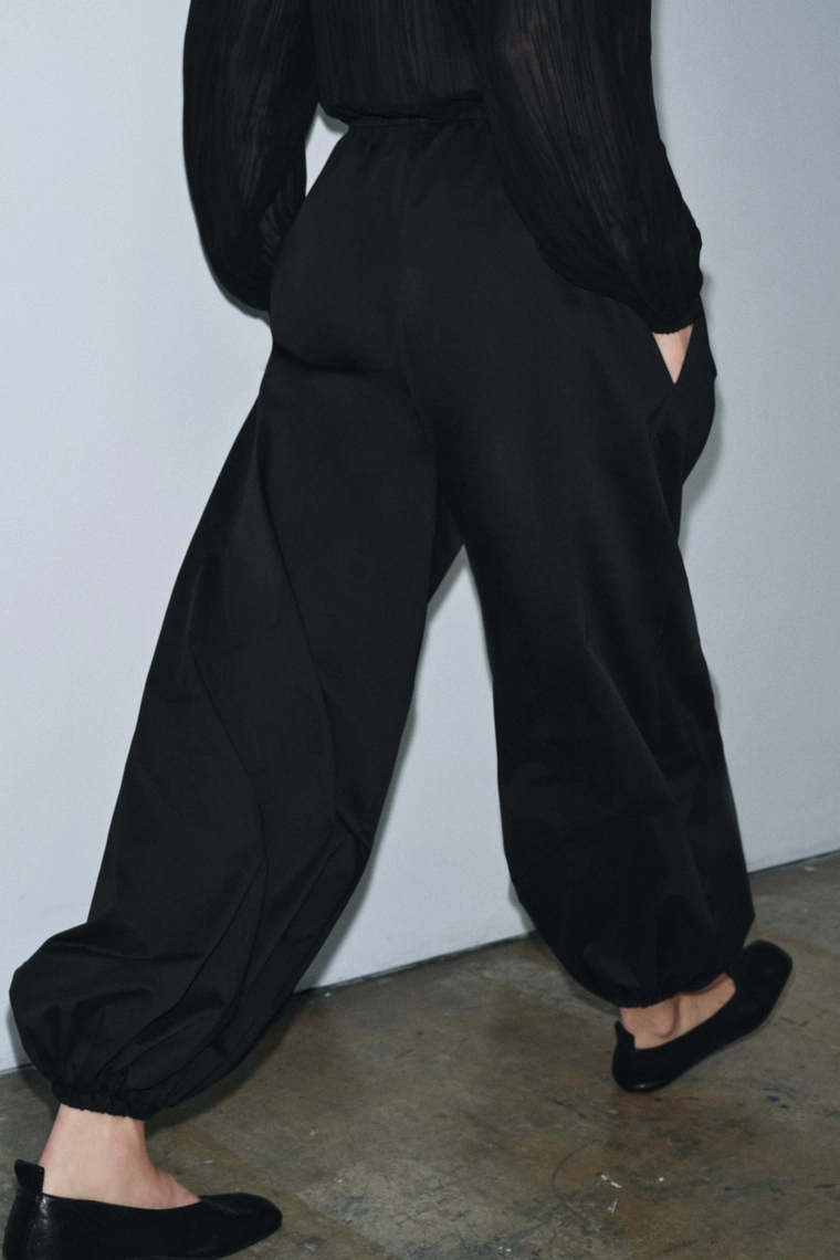 Брюки zara коллекция zw с объемным кроем