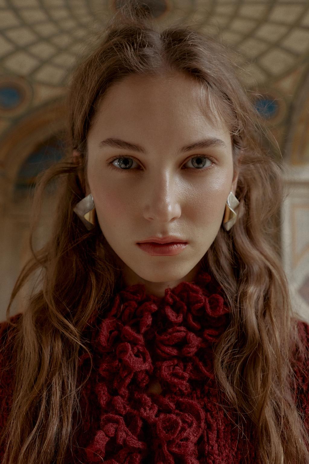 ВЯЗАНЫЙ ЖАКЕТ С БАХРОМОЙ