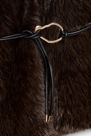 Пальто из искусственного меха с поясом- Заказать в России