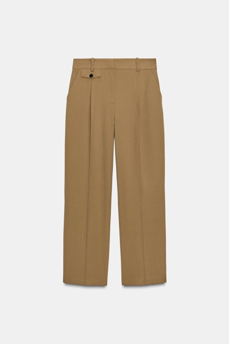 Прямые брюки с линиями вытачек