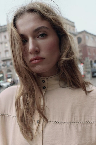 Топ-баллон с контрастной отделкой- Заказать в России