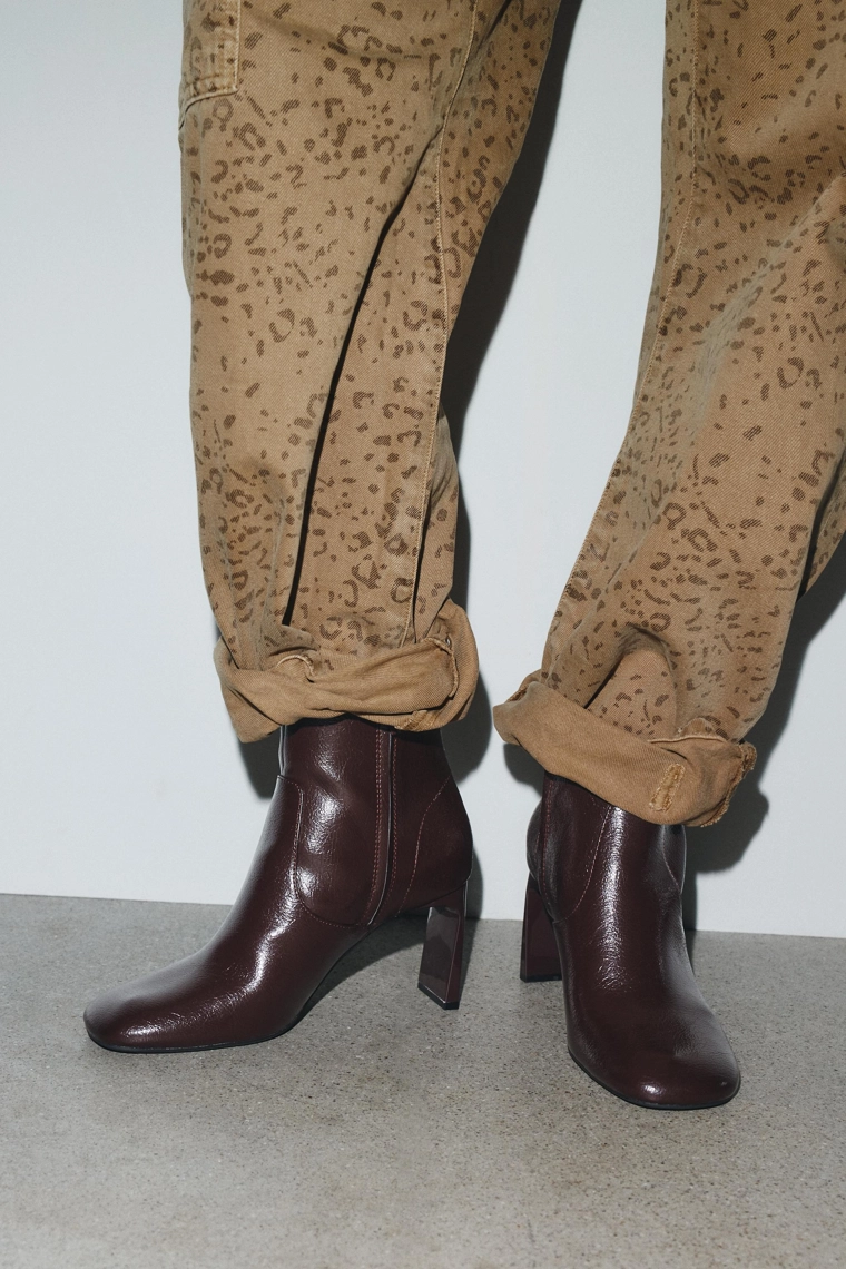 Ботильоны на каблуке с закругленными носками