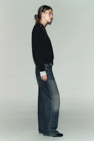 Толстовка с украшениями спереди- Заказать в России